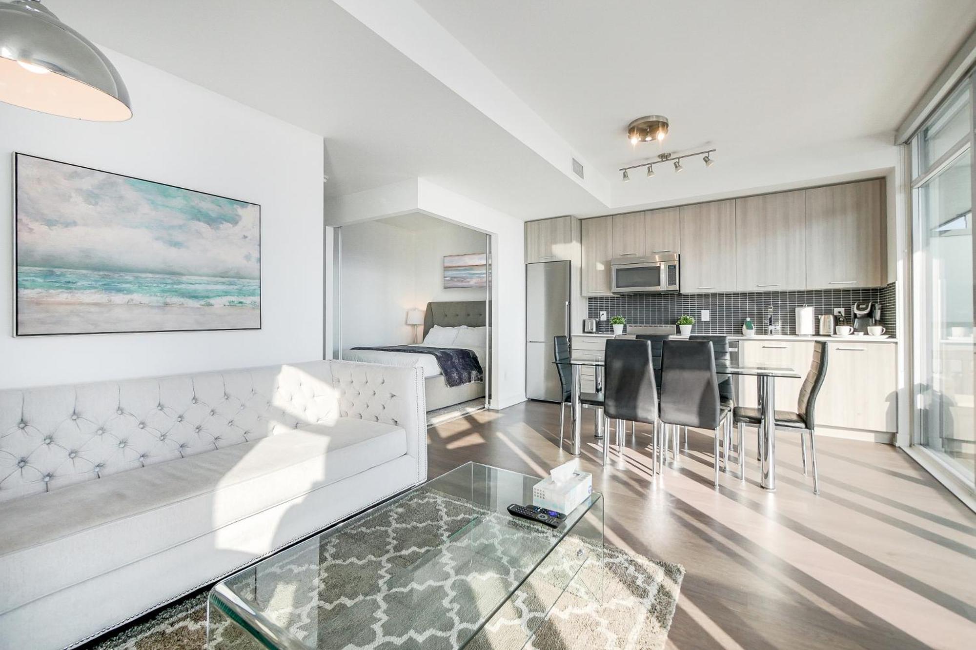Epic 2br W/ Panoramic Cn Tower/city View Apartment